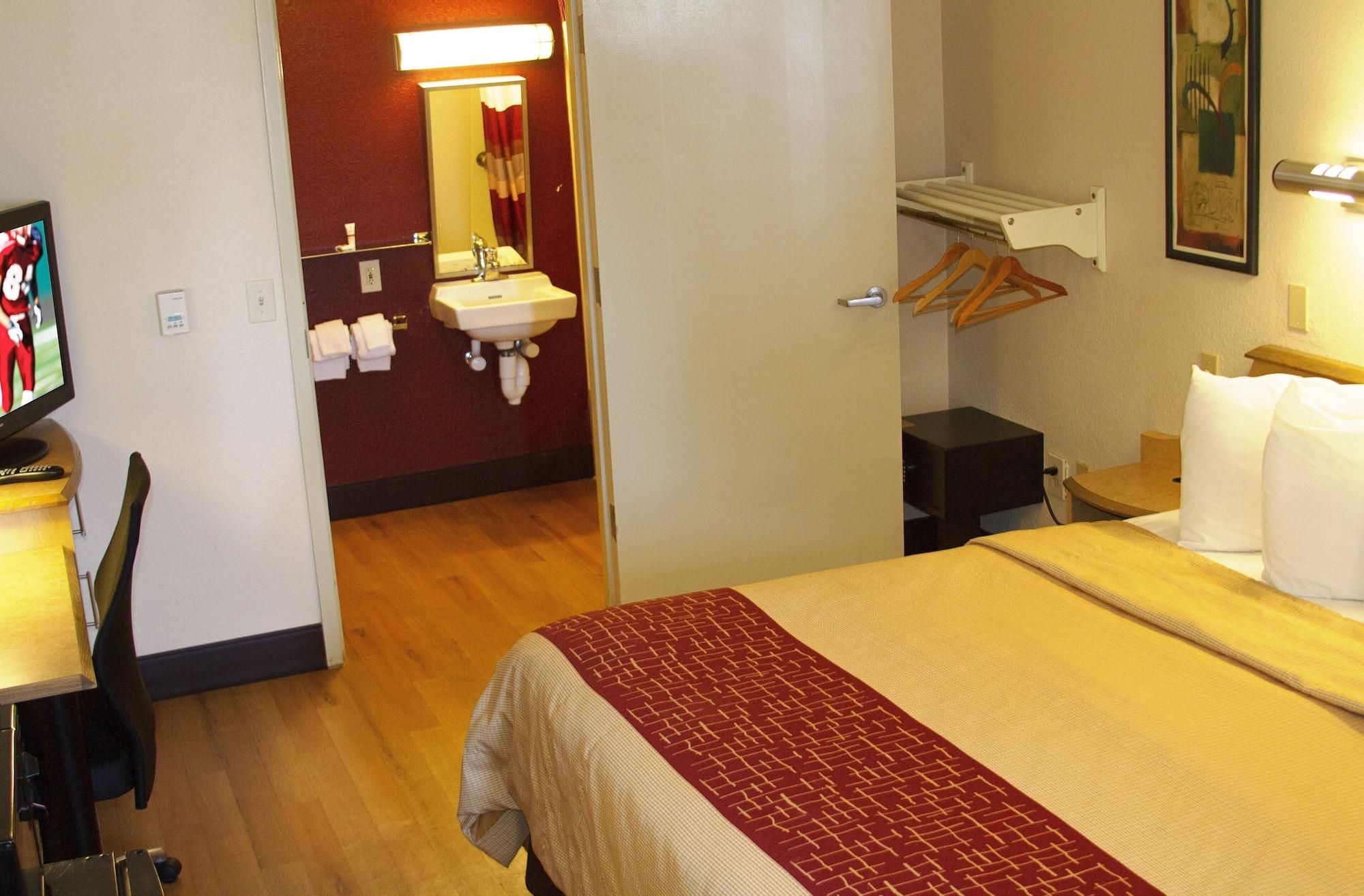 Red Roof Inn Princeton - Ewing Лоренсевилл Экстерьер фото